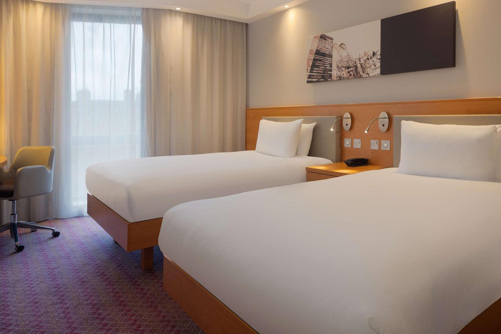Hampton By Hilton Waterloo Лондон